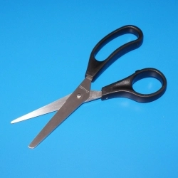 Sterile Einwegschere aus Metall Spitz/Stumpf ca. 13 cm 25 St Sterile Einwegschere aus Metall Spitz/Stumpf ca. 13 cm 25 St