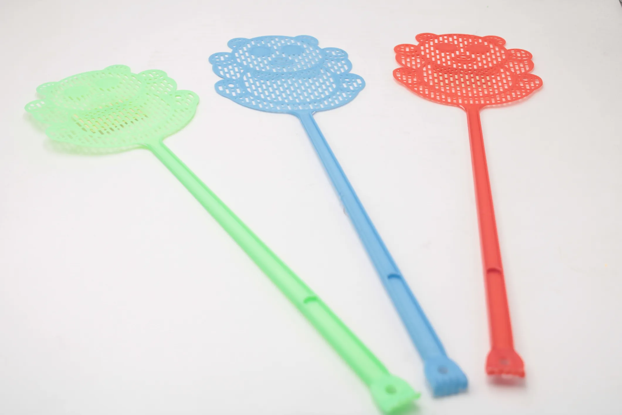 Fliegenklatsche 2 Designs farblich sortiert